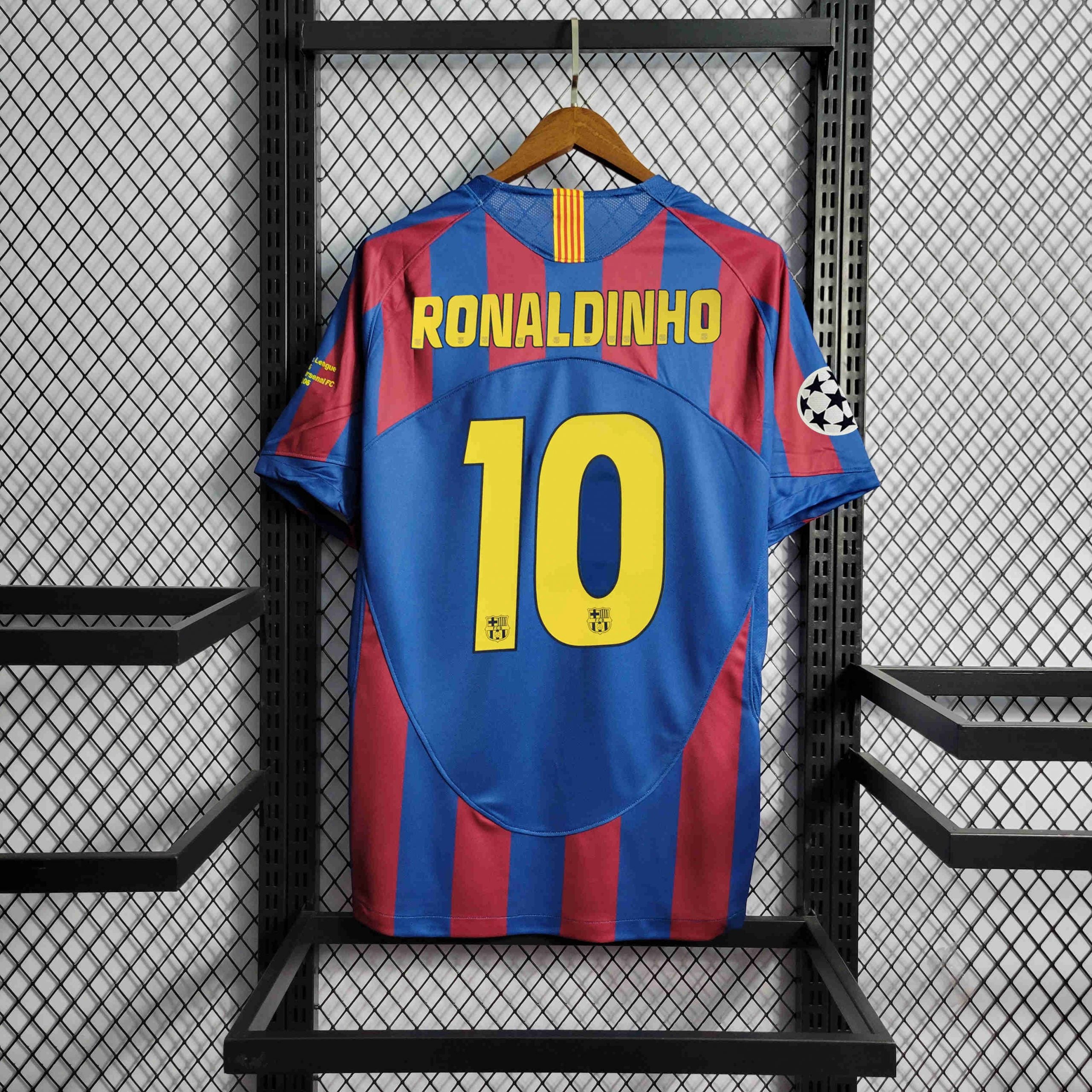 Jersey Ronaldinho Gaúcho Barcelona 2005 Legend