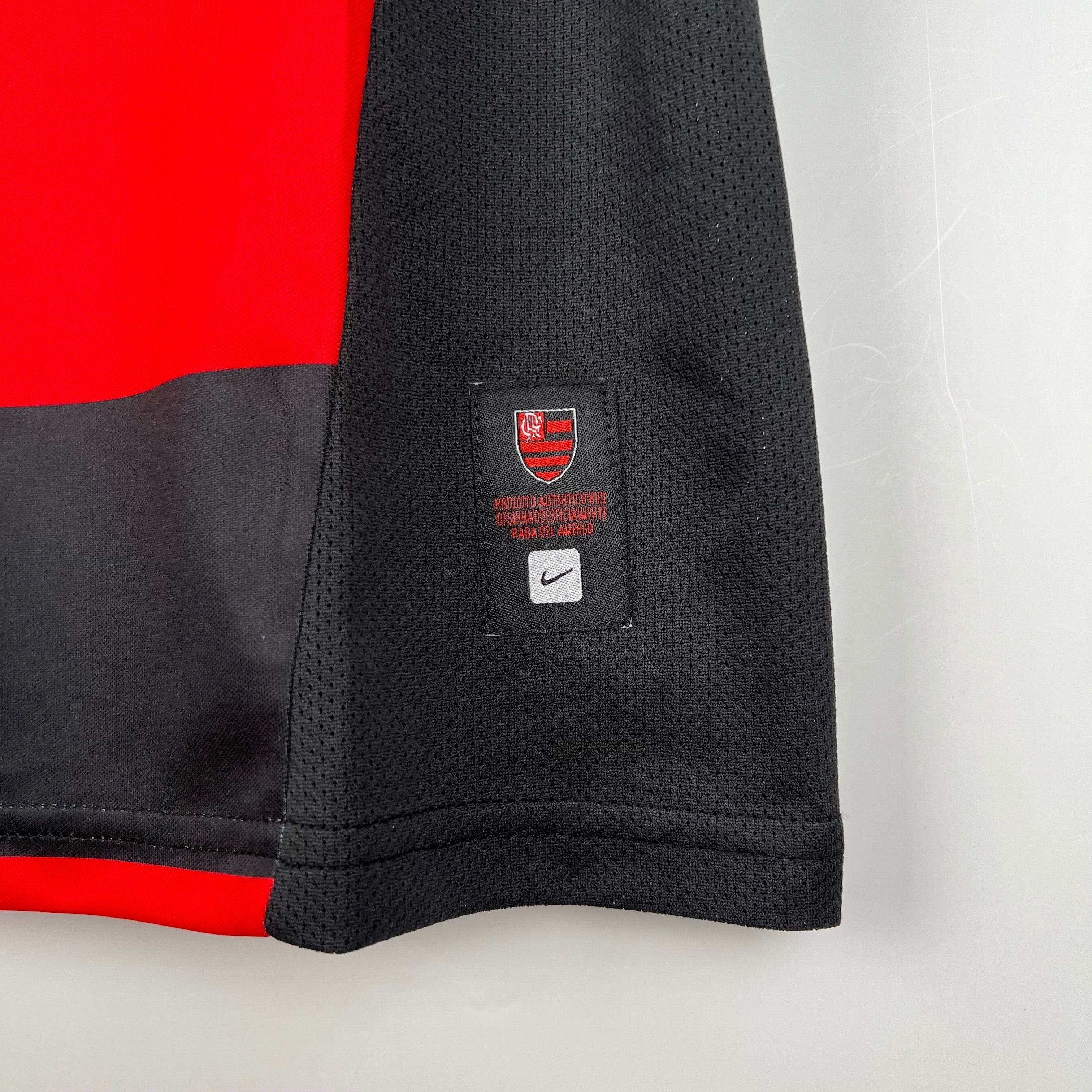 Camiseta Flamengo Retrô 2002 Vermelha e Preta